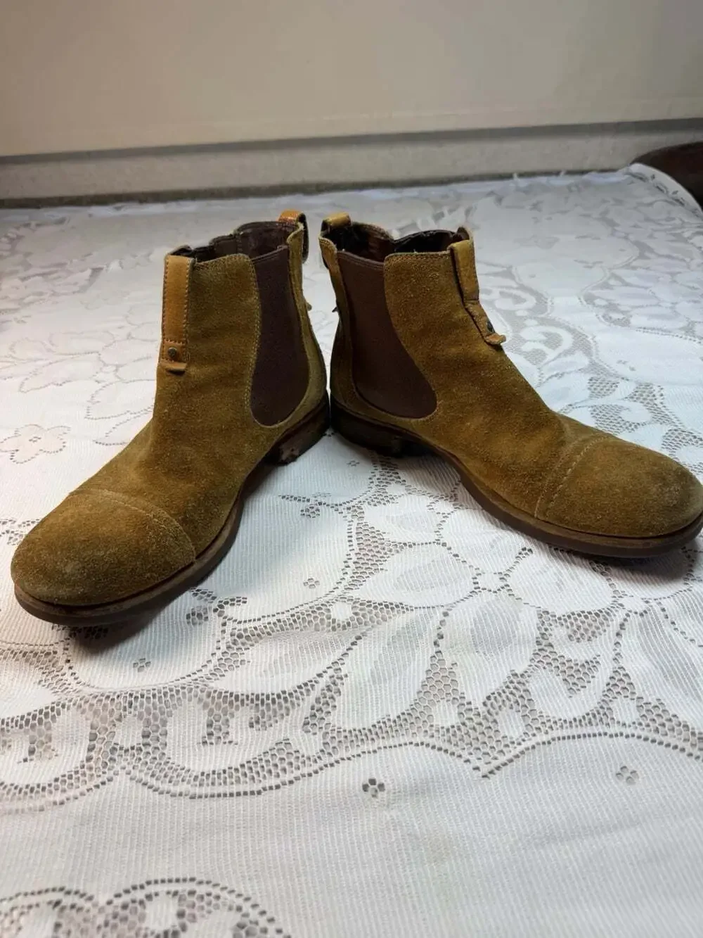 Men’s Size 13 UGG Boots Suede Chestnut/Wear On Heels/ Hooka Cushion Sole Insert